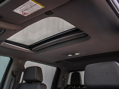 Used 2020 GMC Sierra 2500 Denali w/ Denali Ultimate Package image 24