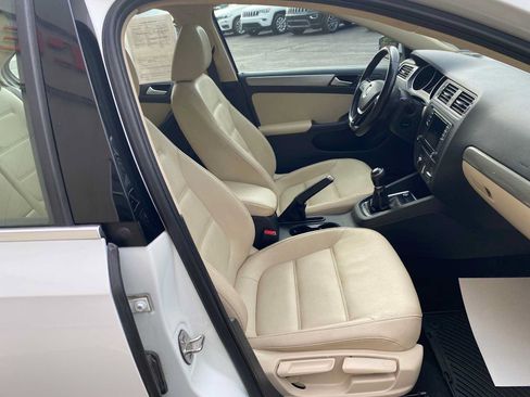 Used 2017 Volkswagen Jetta SE FWD image 22