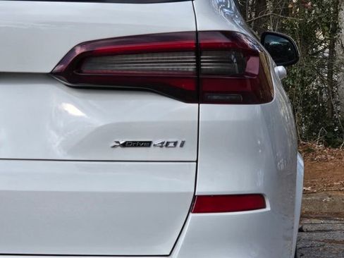 Used 2021 BMW X5 xDrive40i w/ M Sport Package image 8