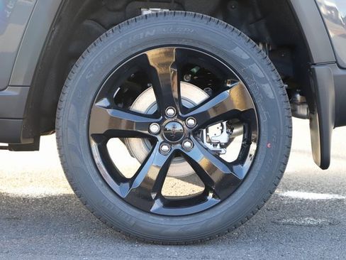 New 2025 Jeep Grand Cherokee Limited image 2