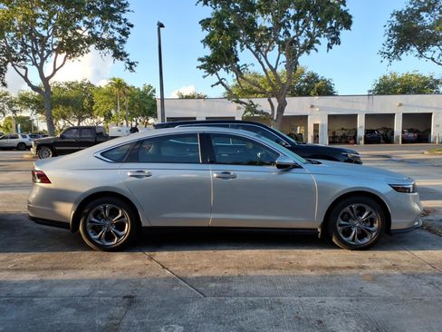 Used 2024 Honda Accord EX image 4