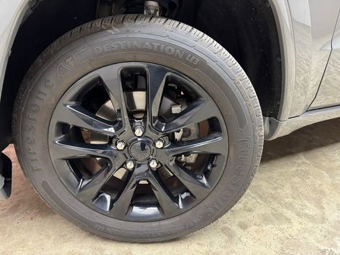 Used 2021 Jeep Grand Cherokee Laredo X AWD/4WD image 27
