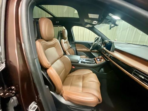 Used 2020 Lincoln Aviator Reserve w/ Equipment Group 201A RWD image 15