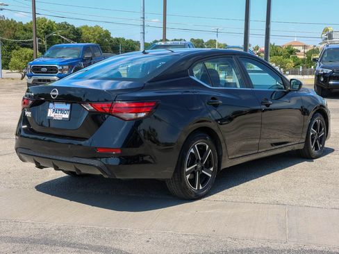 Used 2025 Nissan Sentra SV FWD image 3
