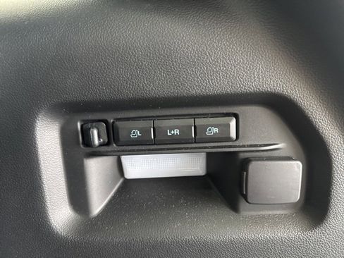 Used 2023 Ford Explorer Limited w/ Limited Technology Package image 9