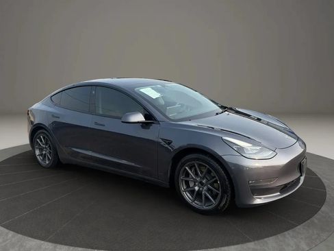 Used 2022 Tesla Model 3 Long Range AWD/4WD image 8