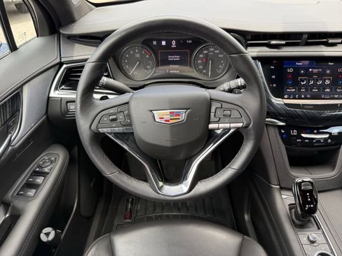 Used 2024 Cadillac XT6 Premium Luxury w/ Technology Package AWD/4WD image 14