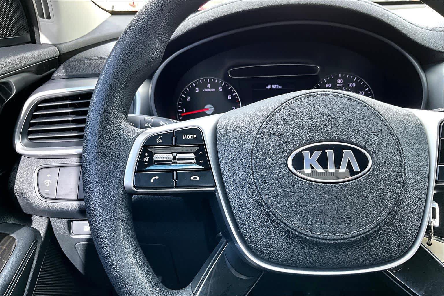 Used 2020 Kia Sorento L FWD image 22