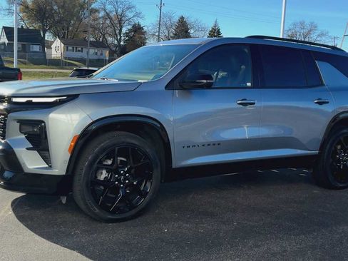 Certified 2025 Chevrolet Traverse RS image 6