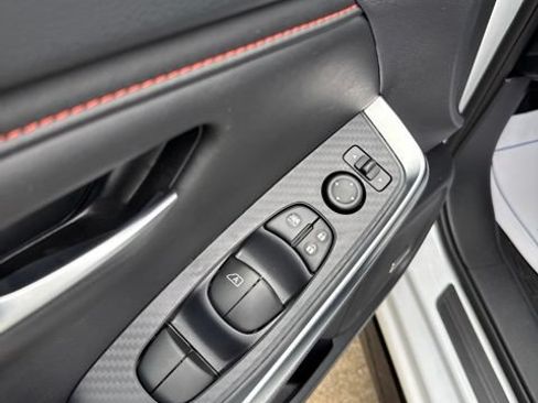 Used 2025 Nissan Sentra SR w/ SR Premium Package FWD image 14