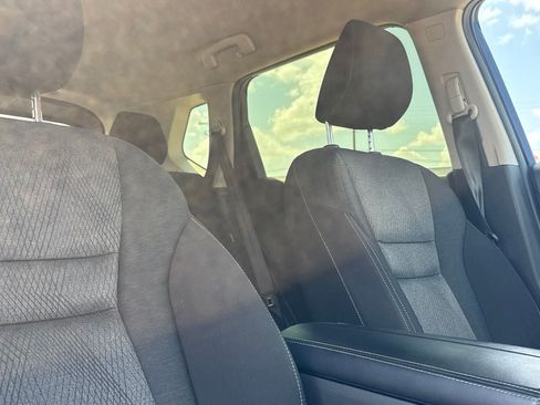 Certified 2025 Nissan Rogue SV FWD image 30