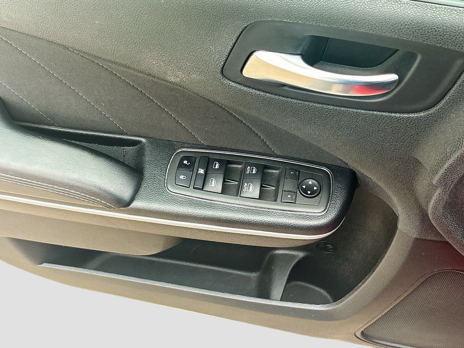 Used 2022 Dodge Charger SXT RWD image 17