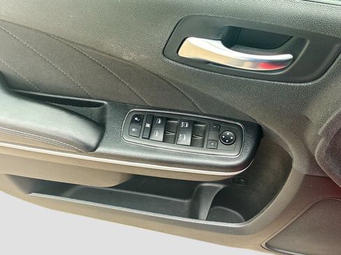 Used 2022 Dodge Charger SXT RWD image 17