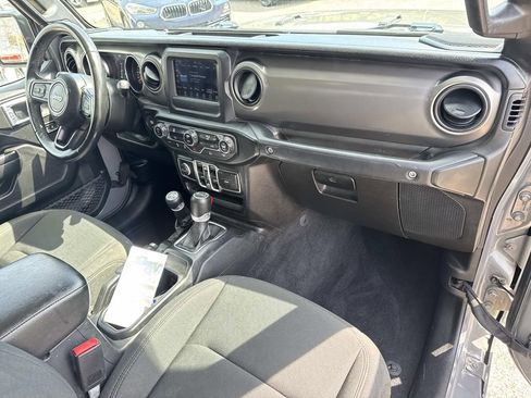 Used 2021 Jeep Gladiator Sport image 14