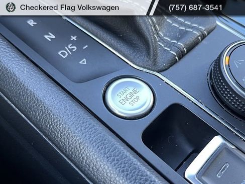 Used 2022 Volkswagen Atlas Cross Sport SE w/ Panoramic Sunroof Package image 44