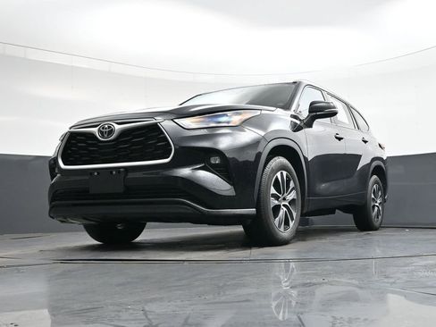 Used 2023 Toyota Highlander L image 35