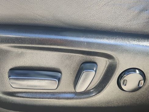 Used 2017 Toyota Sienna SE w/ SE Preferred Package image 16