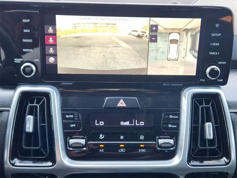 Used 2021 Kia Sorento SX image 17