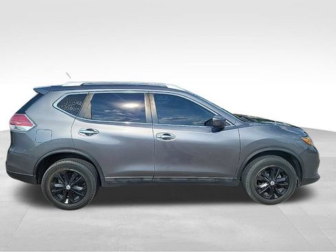 Used 2016 Nissan Rogue SV AWD/4WD image 15