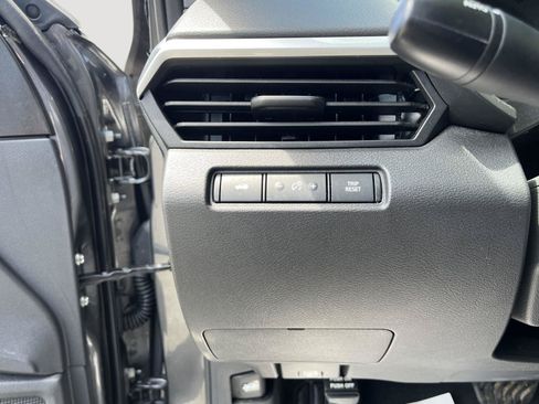 Used 2025 Nissan Altima 2.5 S FWD image 28