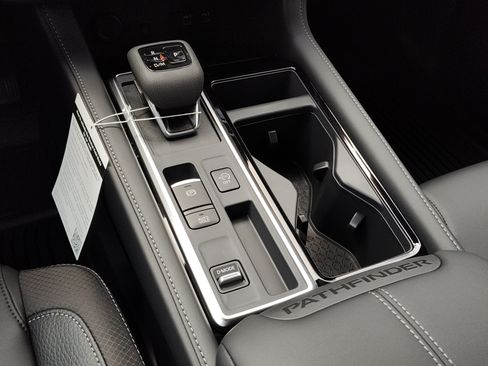 New 2026 Nissan Pathfinder SL w/ SL Premium Package FWD image 10
