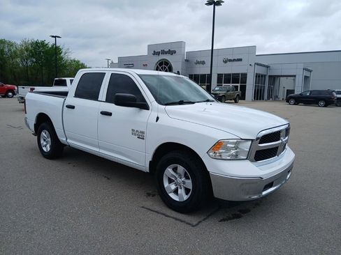 Used 2023 RAM 1500 Classic SLT w/ Electronics Group AWD/4WD image 2