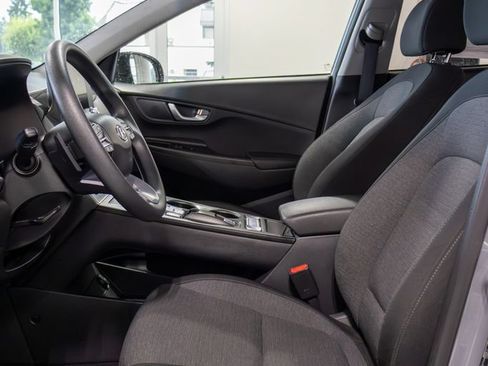 Used 2023 Hyundai Kona SE FWD image 15