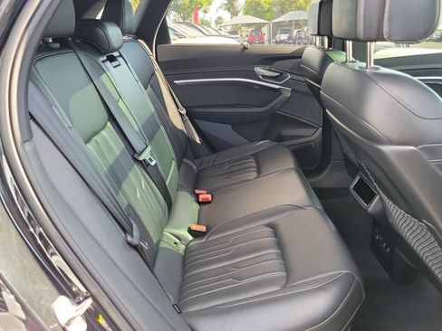 Used 2023 Audi e-tron Chronos AWD/4WD image 21