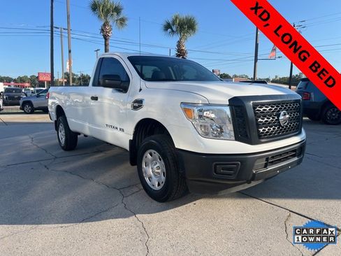 Used 2019 Nissan Titan S image 3