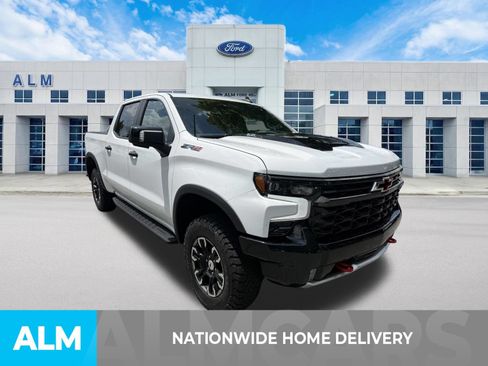Used 2022 Chevrolet Silverado 1500 ZR2 w/ Technology Package AWD/4WD image 4