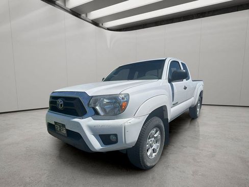 Used 2015 Toyota Tacoma 4x4 Access Cab V6 w/ TRD Off-Road Package image 1