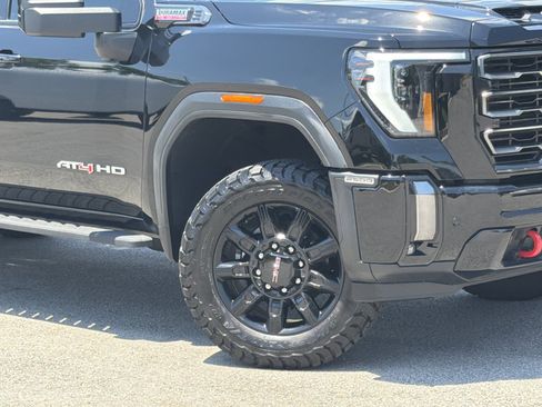 Used 2024 GMC Sierra 2500 AT4 w/ AT4 Premium Plus Package AWD/4WD image 3