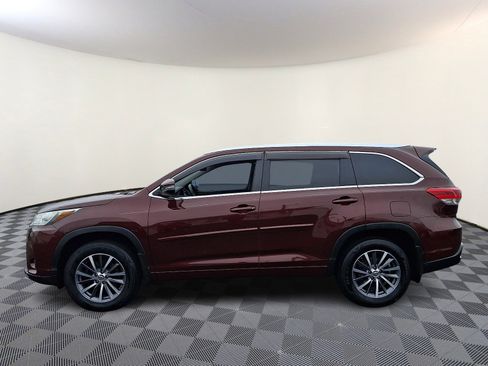 Used 2018 Toyota Highlander XLE w/ Protection Package #3 image 4