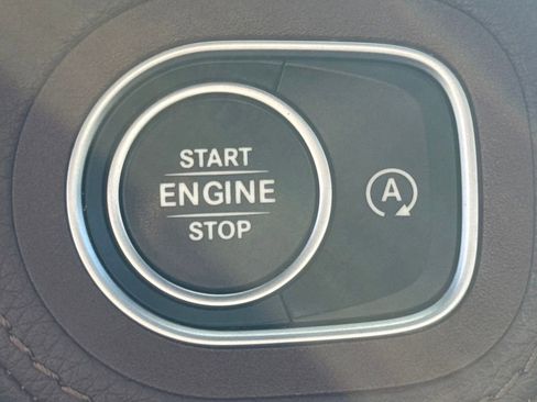 Used 2025 Mercedes-Benz GLE 450 4MATIC image 43