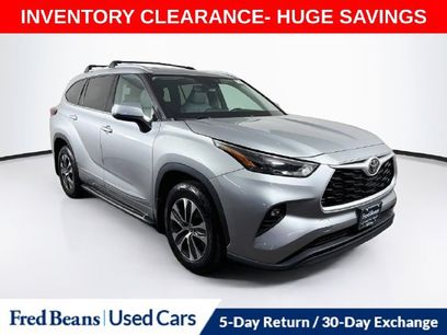 Used 2022 Toyota Highlander XLE