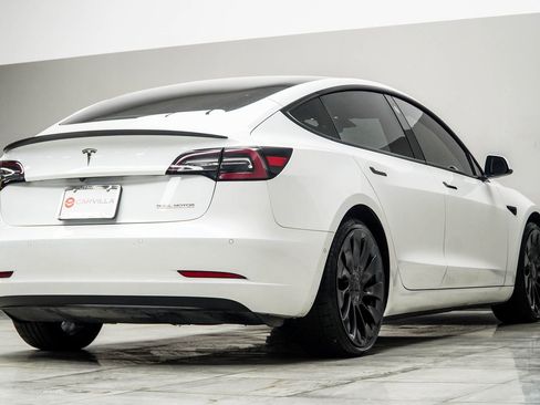 Used 2021 Tesla Model 3 Performance image 12