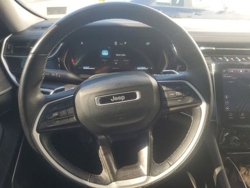 Used 2022 Jeep Grand Cherokee L Limited w/ Black Appearance Package image 20