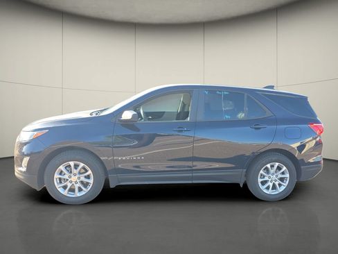 Used 2020 Chevrolet Equinox LS w/ LS Convenience Package FWD image 5