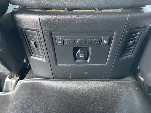 Used 2015 RAM 1500 Laramie w/ Convenience Group AWD/4WD image 19