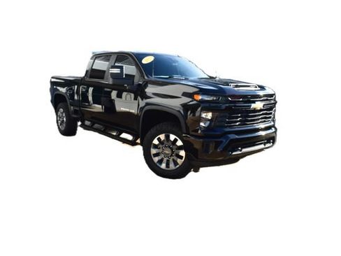 Used 2025 Chevrolet Silverado 2500 Custom AWD/4WD image 2