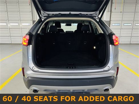 Used 2023 Ford Edge Titanium image 9