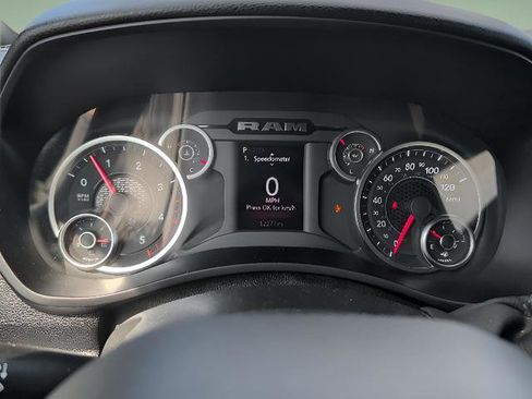 Used 2025 RAM 2500 Big Horn AWD/4WD image 11