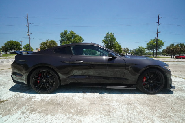 Certified 2022 Ford Mustang Shelby GT500 w/ Technology Package RWD image 2