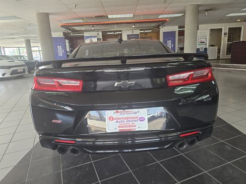 Used 2017 Chevrolet Camaro SS RWD image 5