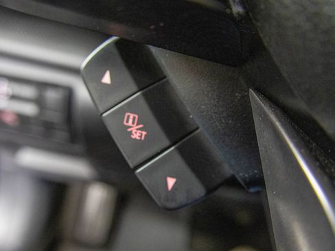 Used 2019 Subaru Impreza 2.0i Premium w/ Eyesight & BSD/Rcta & SRF image 32