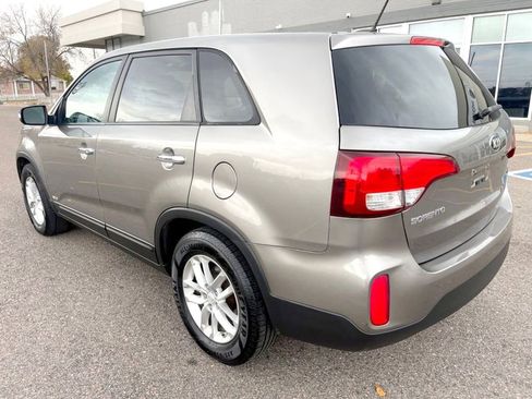Used 2015 Kia Sorento LX image 5