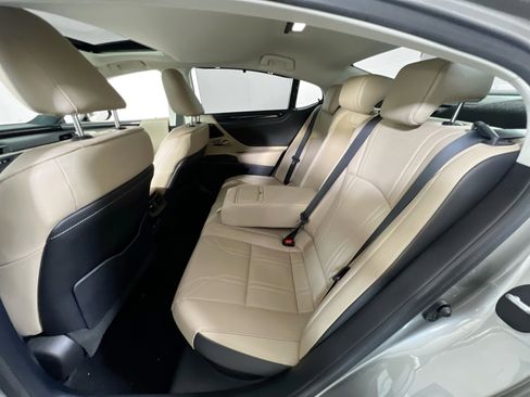 Used 2021 Lexus ES 300h Ultra Luxury w/ Accessory Package 2 image 26