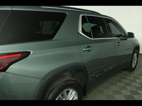 Used 2023 Chevrolet Traverse LT FWD image 19