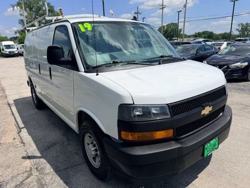 Used 2019 Chevrolet Express 2500 w/ Driver Convenience Package RWD image 2