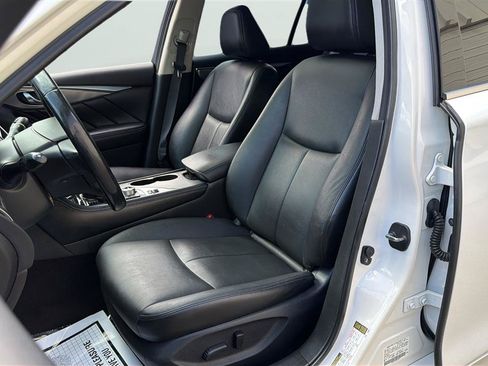 Used 2015 INFINITI Q50 AWD w/ Moonroof Package image 12